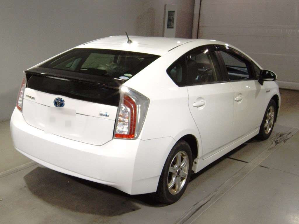 2013 Toyota Prius ZVW30[1]