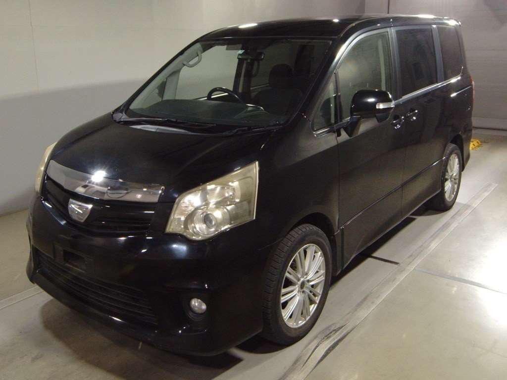 2011 Toyota Noah ZRR75W[0]