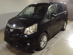 2011 Toyota Noah