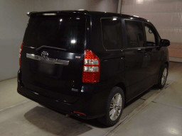 2011 Toyota Noah