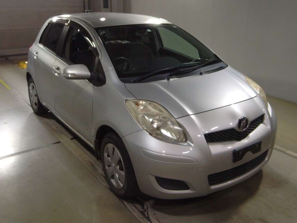 2008 Toyota Vitz SCP90[2]