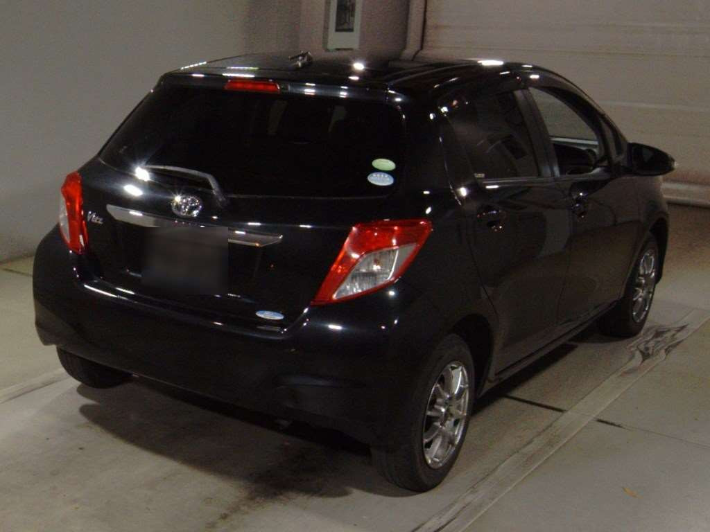 2012 Toyota Vitz KSP130[1]