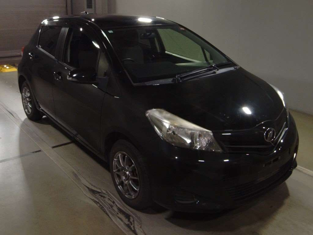 2012 Toyota Vitz KSP130[2]