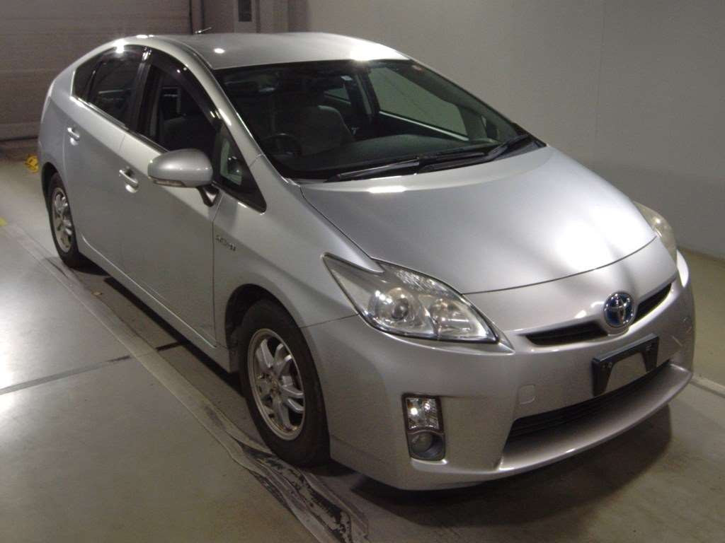 2011 Toyota Prius ZVW30[2]