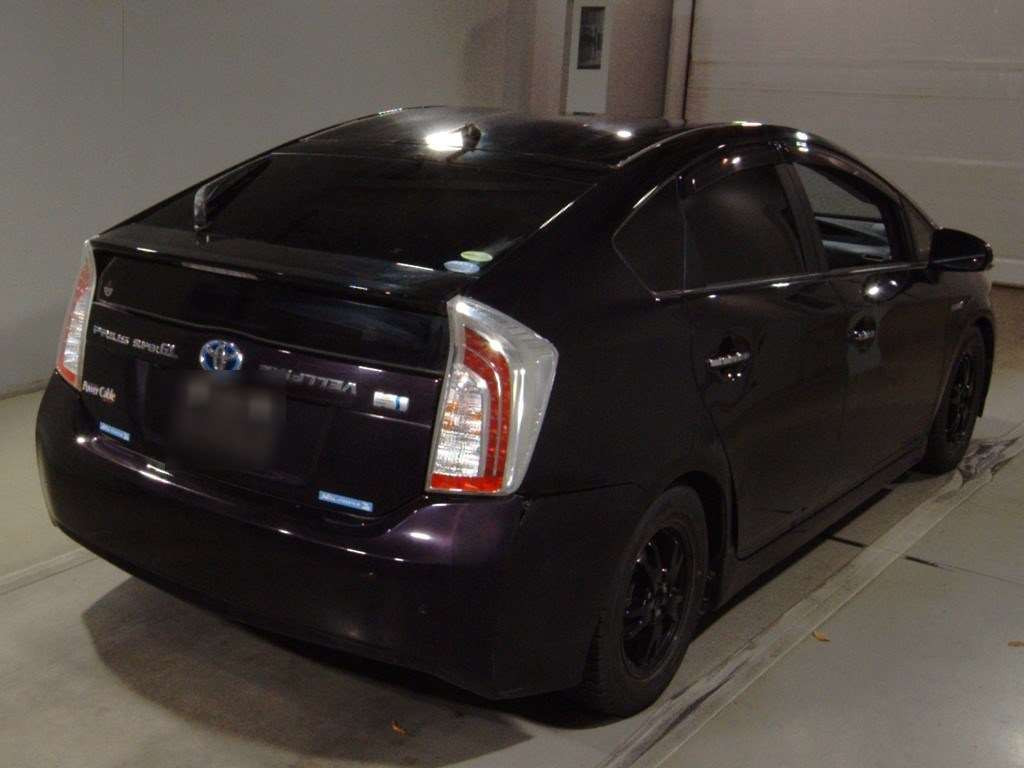 2013 Toyota Prius ZVW30[1]