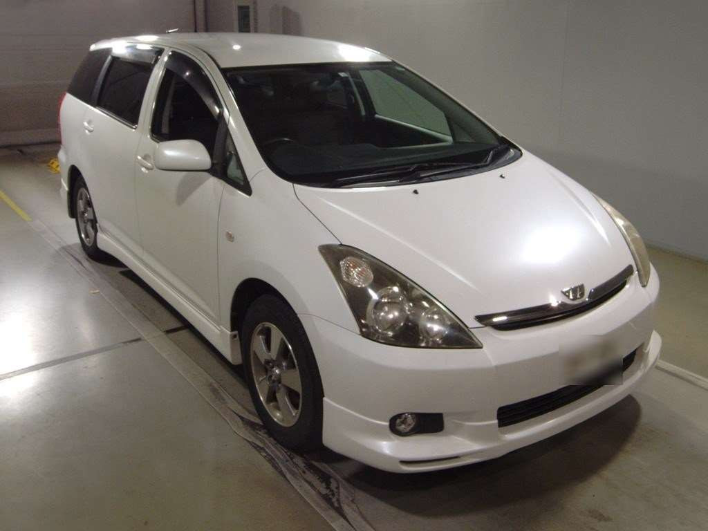 2004 Toyota Wish ZNE10G[2]