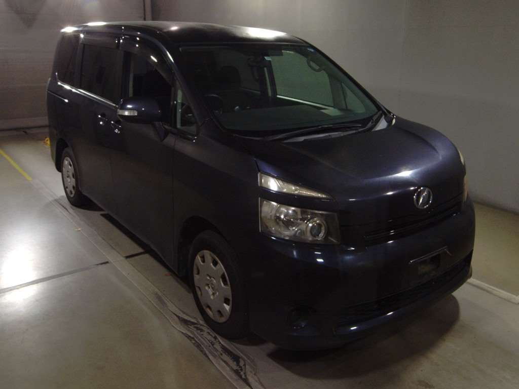 2009 Toyota Voxy ZRR70G[2]