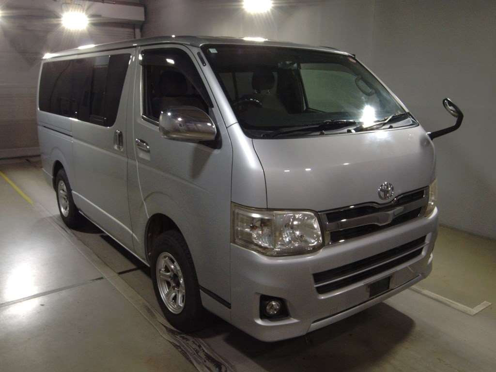 2011 Toyota Hiace Van KDH206V[2]