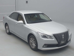 2013 Toyota Crown