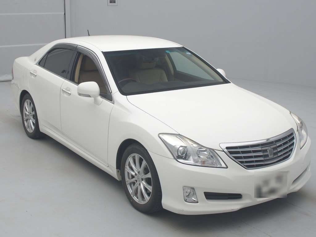 2009 Toyota Crown GRS202[2]