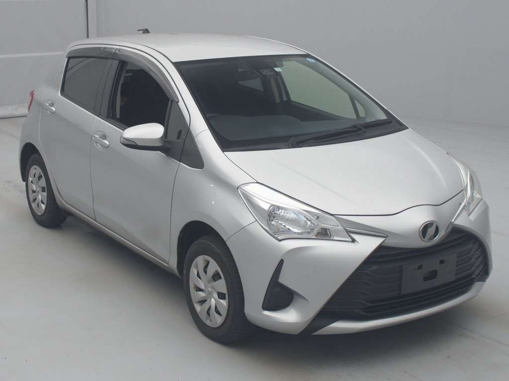 2017 Toyota Vitz NSP135[2]