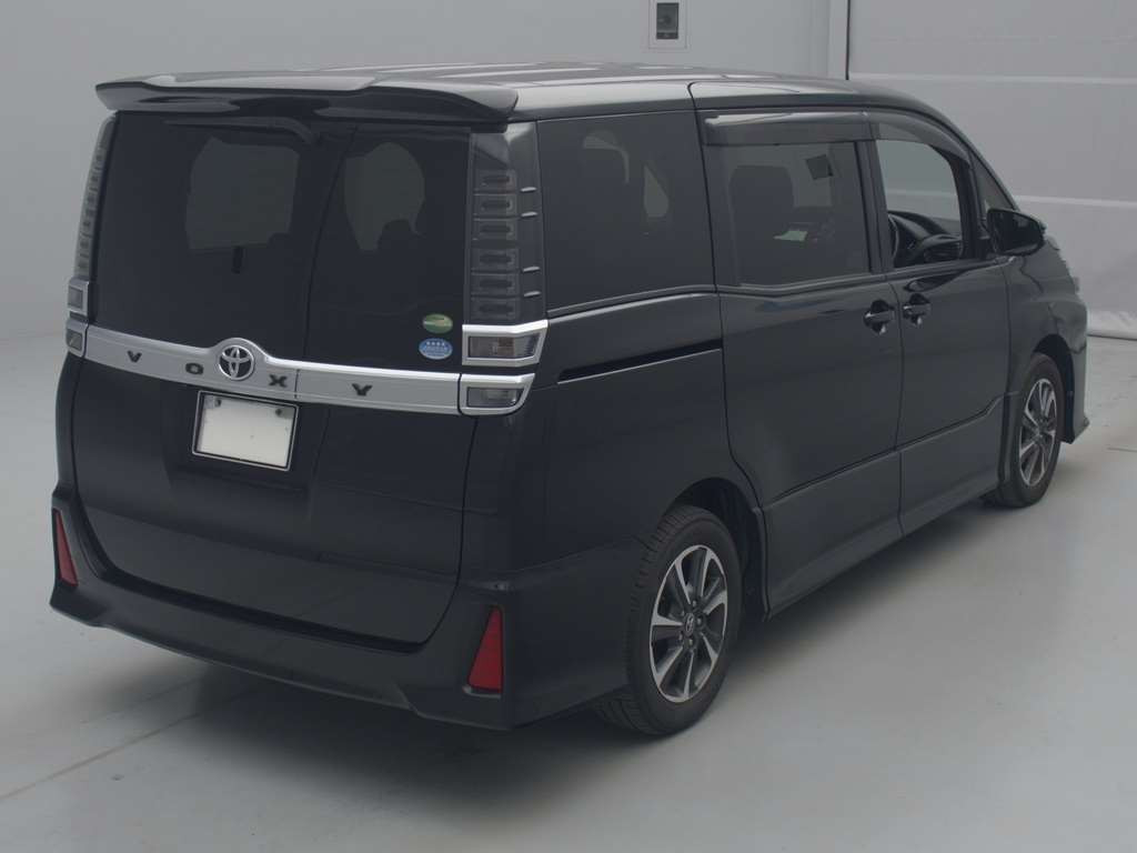 2017 Toyota Voxy ZRR80W[1]