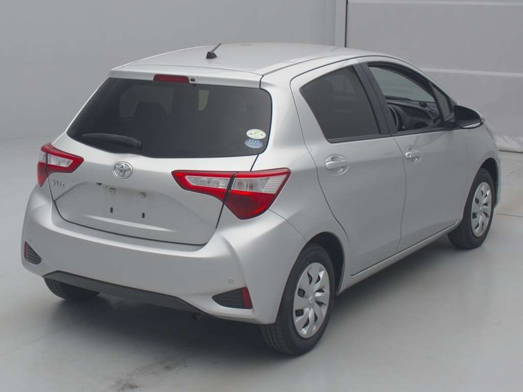 2018 Toyota Vitz KSP130[1]