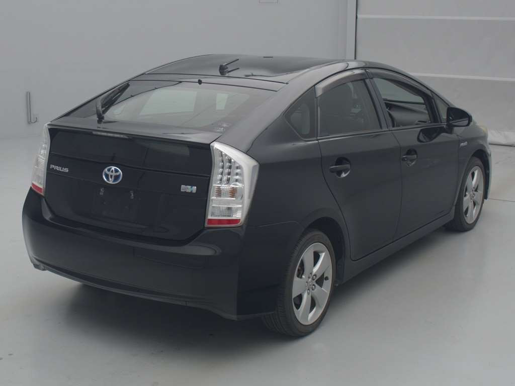 2010 Toyota Prius ZVW30[1]