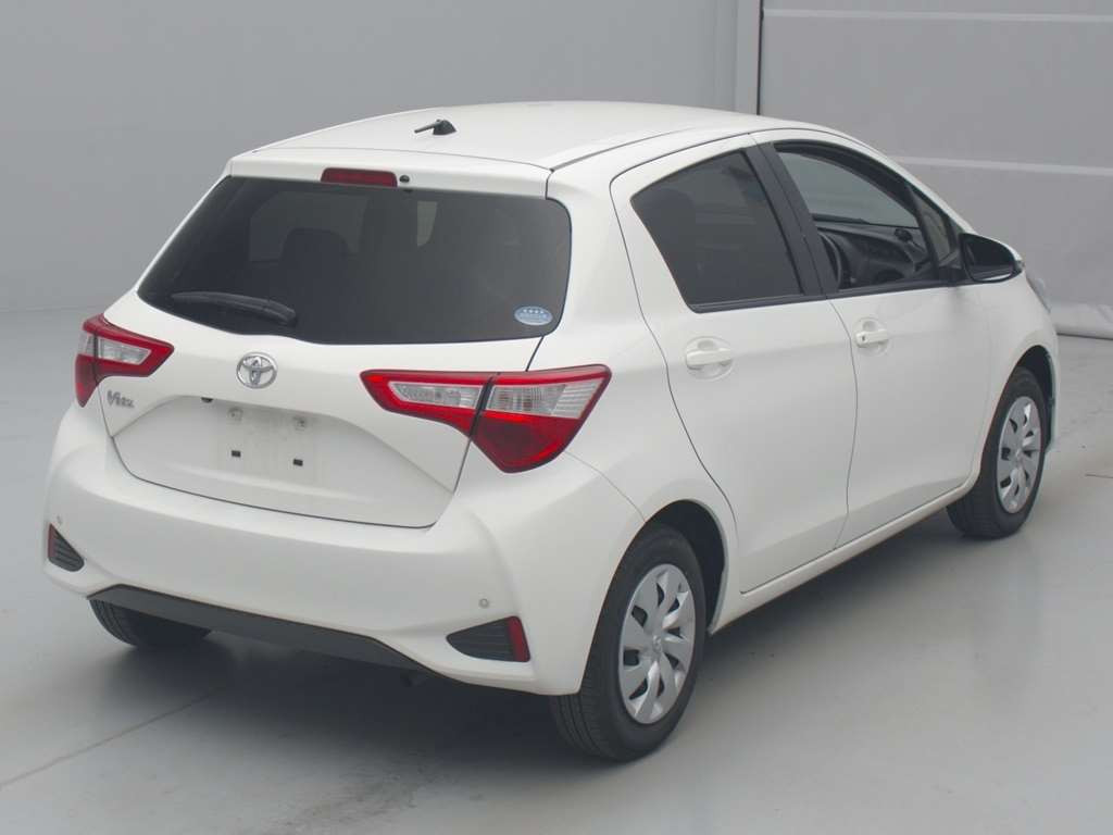 2018 Toyota Vitz KSP130[1]