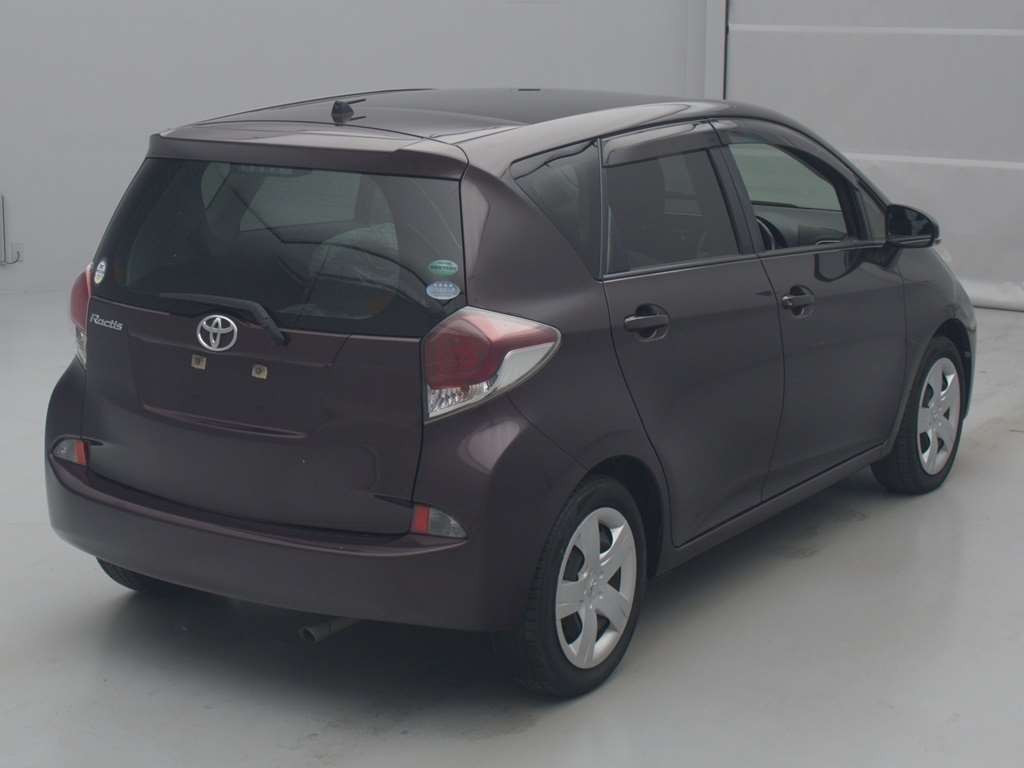 2015 Toyota Ractis NCP120[1]