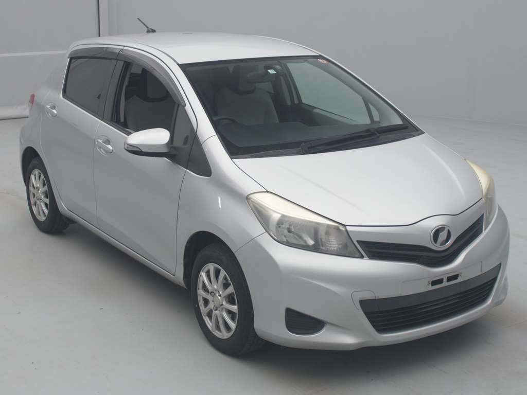 2011 Toyota Vitz NSP130[2]