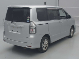 2012 Toyota Voxy