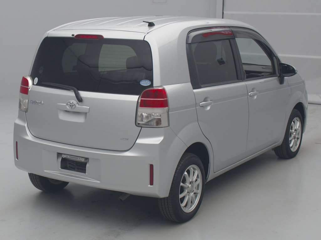 2013 Toyota Spade NCP145[1]