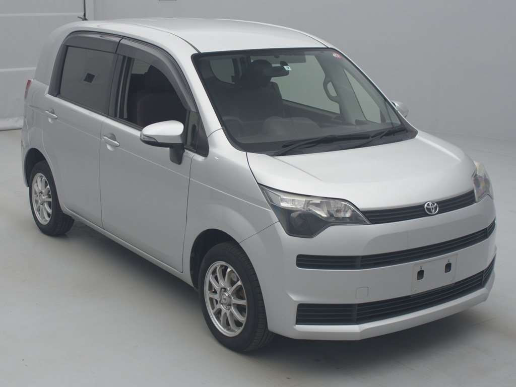 2013 Toyota Spade NCP145[2]