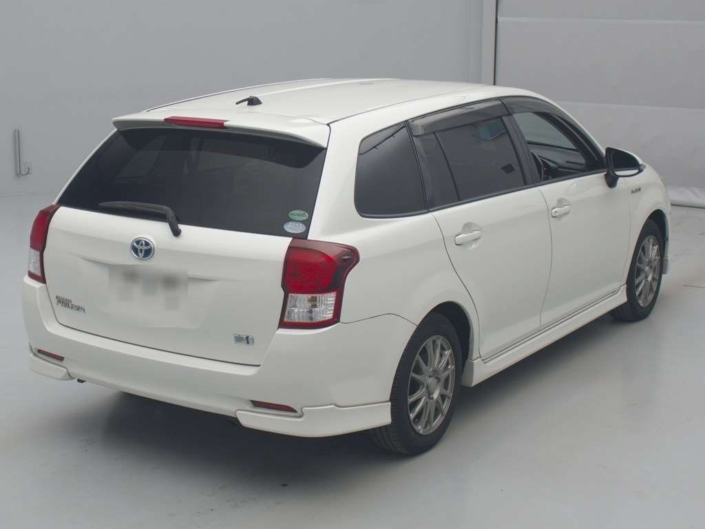 2014 Toyota Corolla Fielder NKE165G[1]