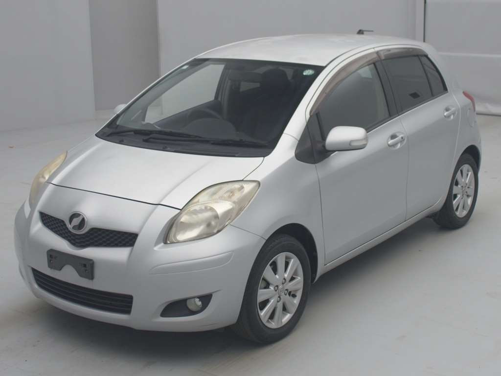 2010 Toyota Vitz SCP90[0]