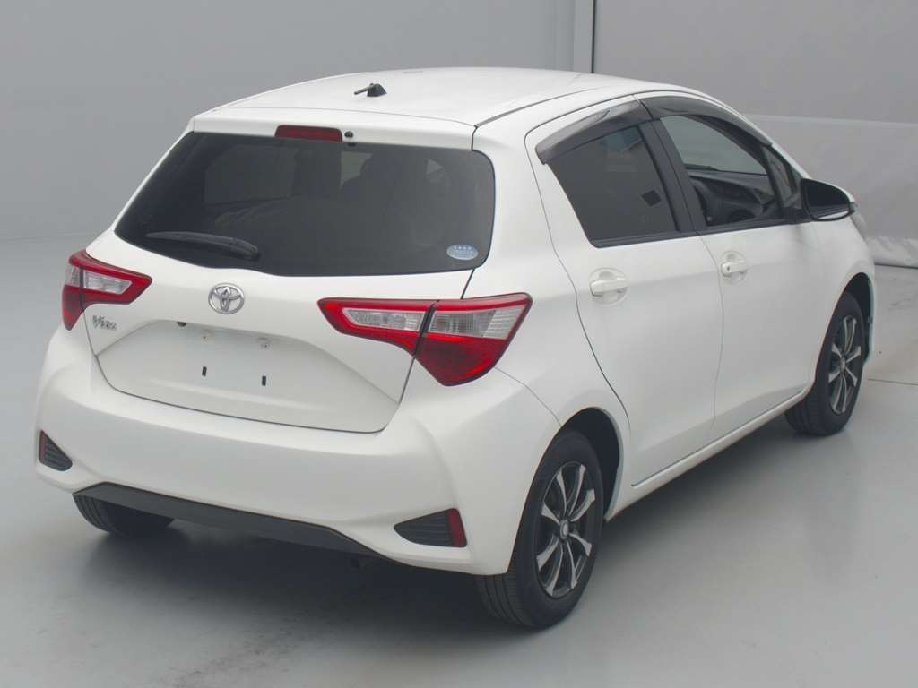 2017 Toyota Vitz KSP130[1]