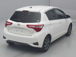 2017 Toyota Vitz