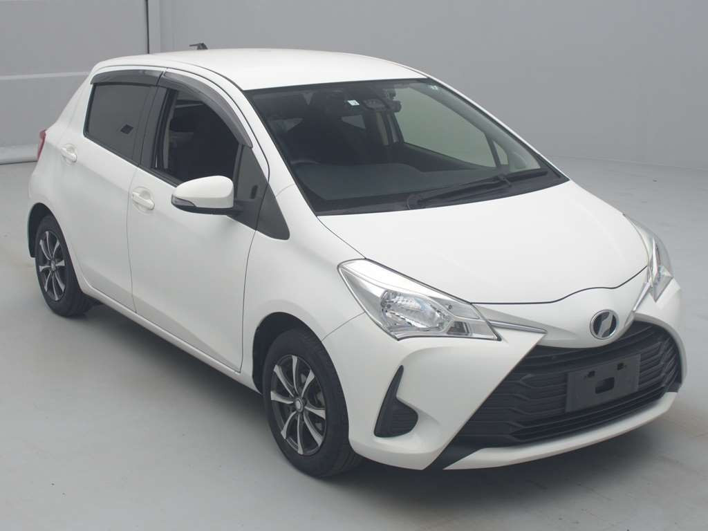 2017 Toyota Vitz KSP130[2]