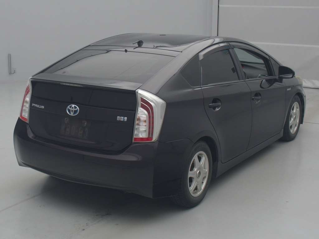 2013 Toyota Prius ZVW30[1]