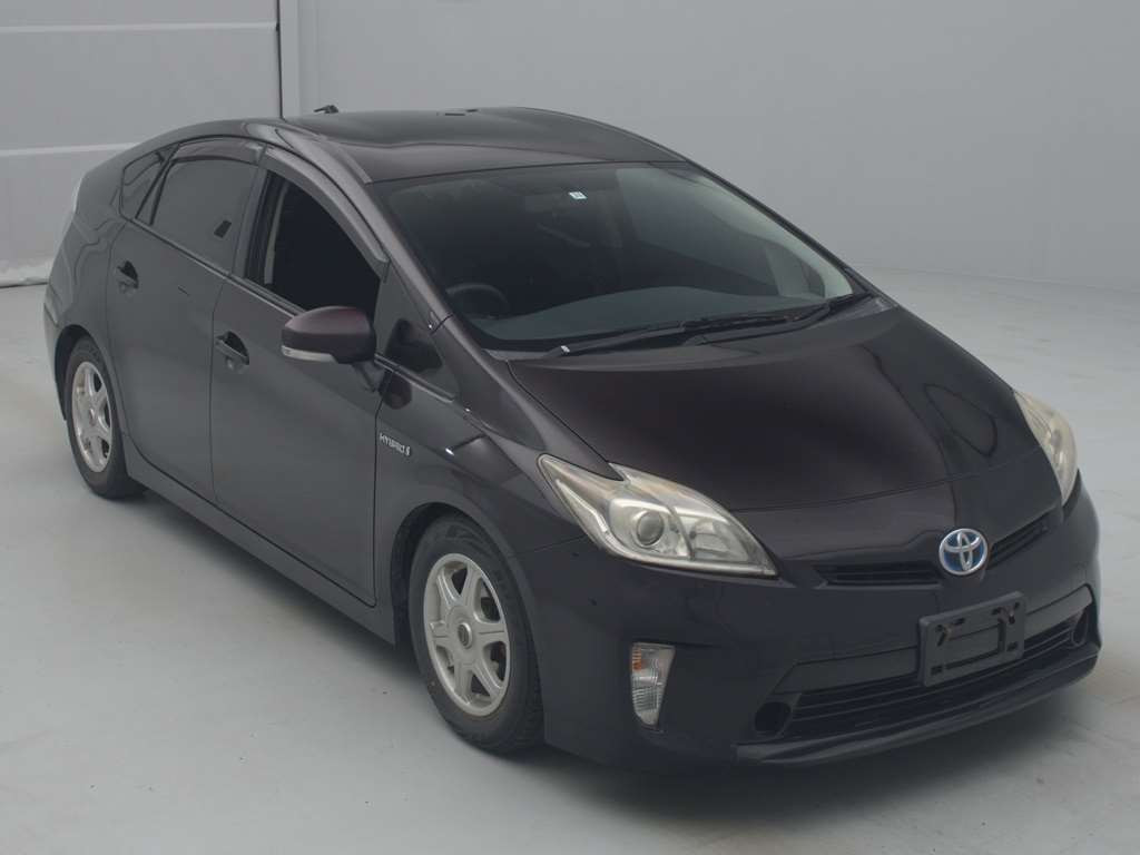 2013 Toyota Prius ZVW30[2]