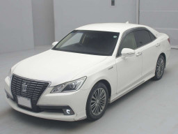 2013 Toyota Crown Hybrid