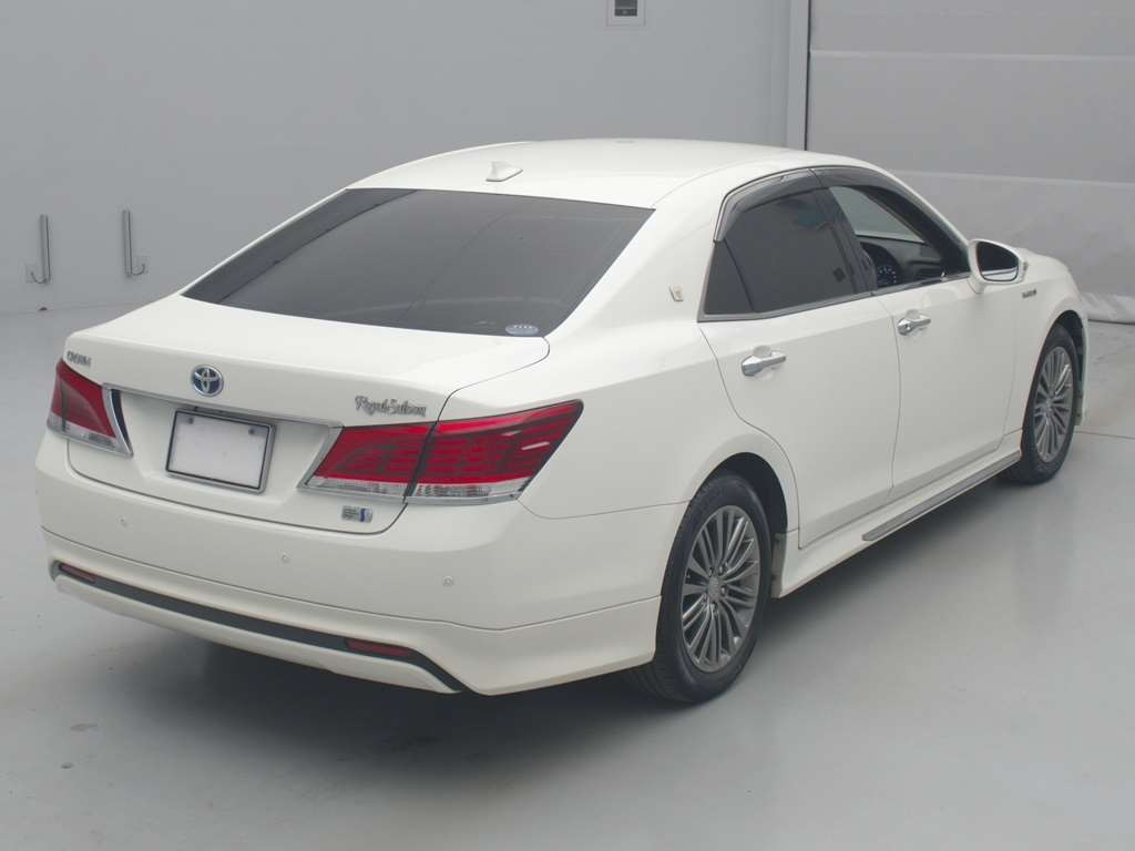 2013 Toyota Crown Hybrid AWS210[1]