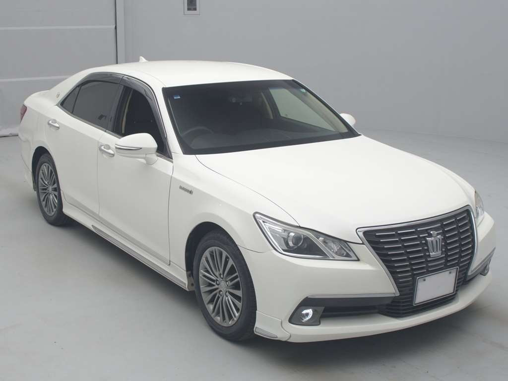 2013 Toyota Crown Hybrid AWS210[2]