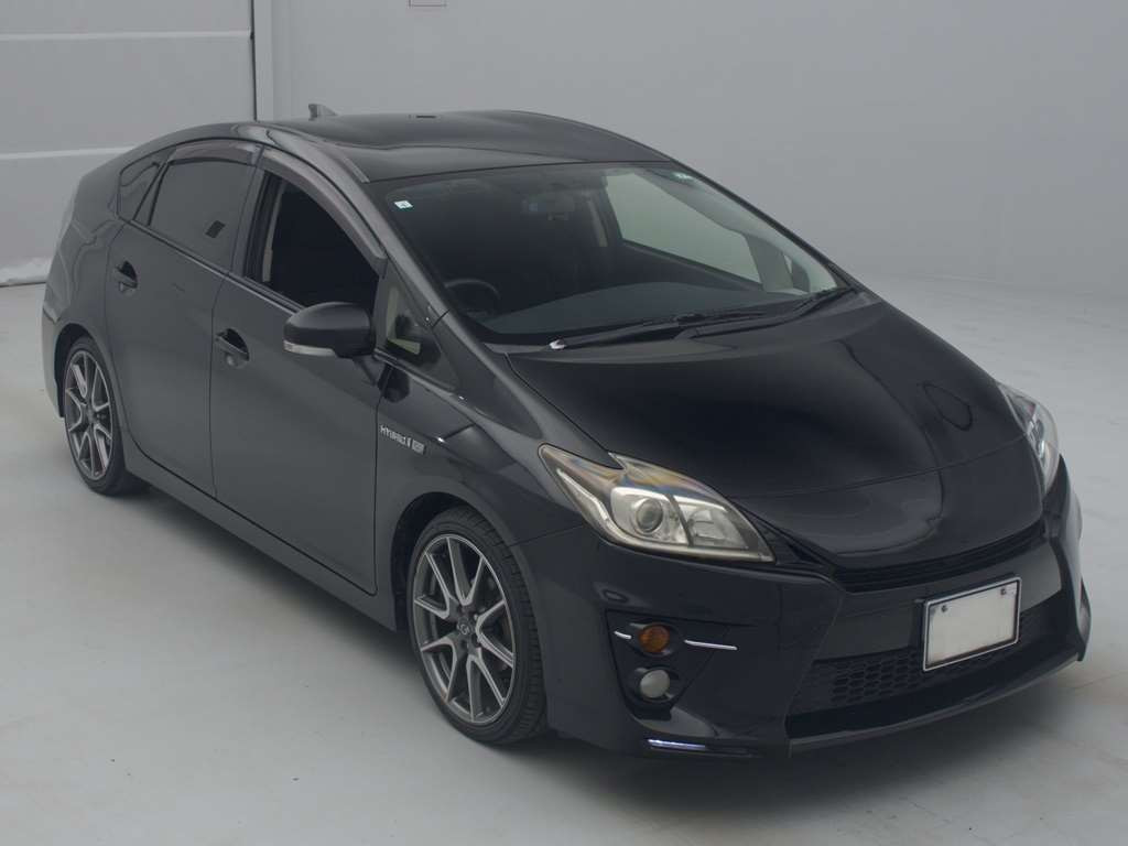 2013 Toyota Prius ZVW30[2]