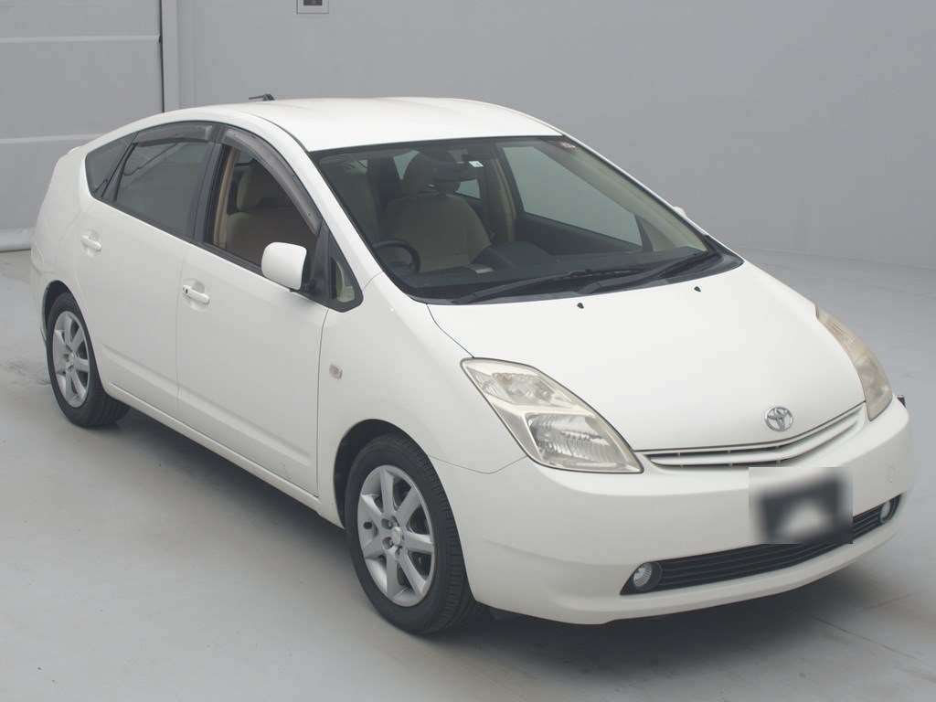 2004 Toyota Prius NHW20[2]