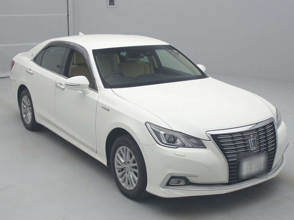 2016 Toyota Crown Hybrid AWS211[2]