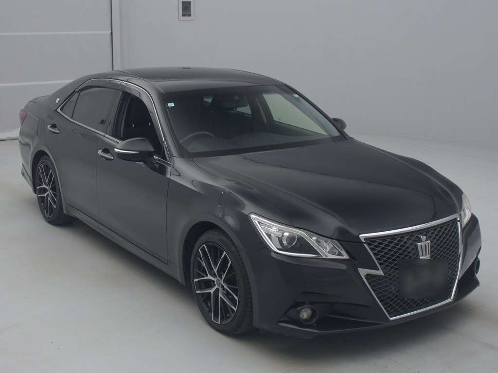 2013 Toyota Crown GRS210[2]