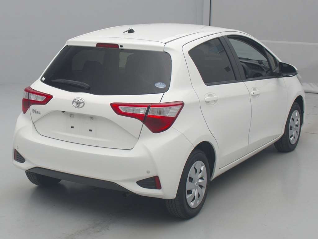 2018 Toyota Vitz KSP130[1]