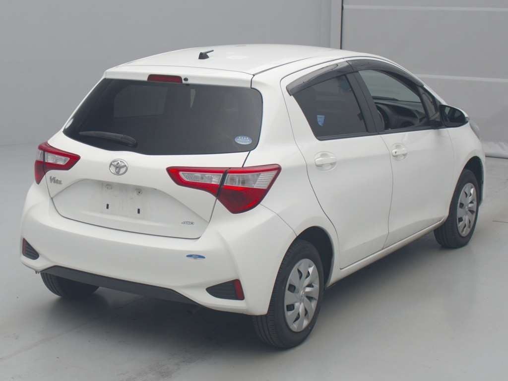 2018 Toyota Vitz NSP135[1]