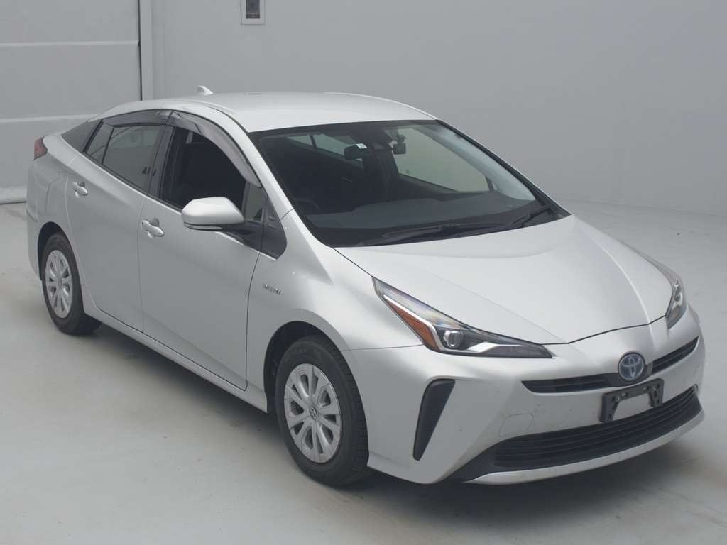 2019 Toyota Prius ZVW55[2]