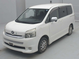 2010 Toyota Voxy