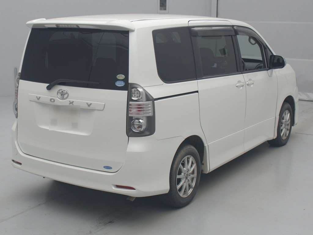 2010 Toyota Voxy ZRR70W[1]