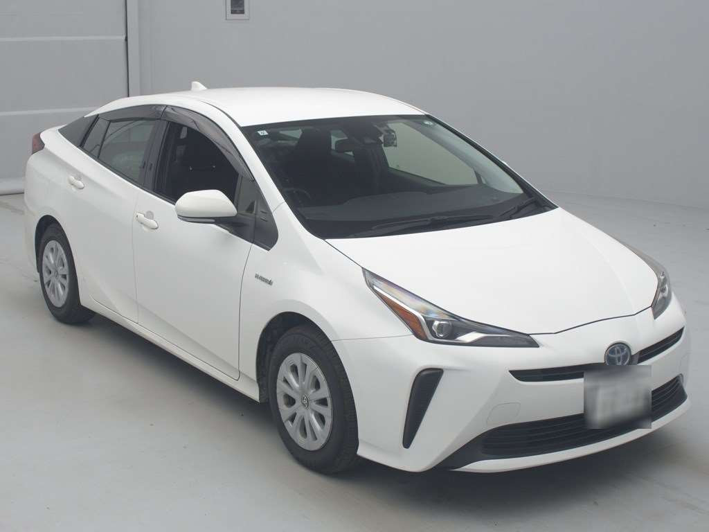 2019 Toyota Prius ZVW55[2]