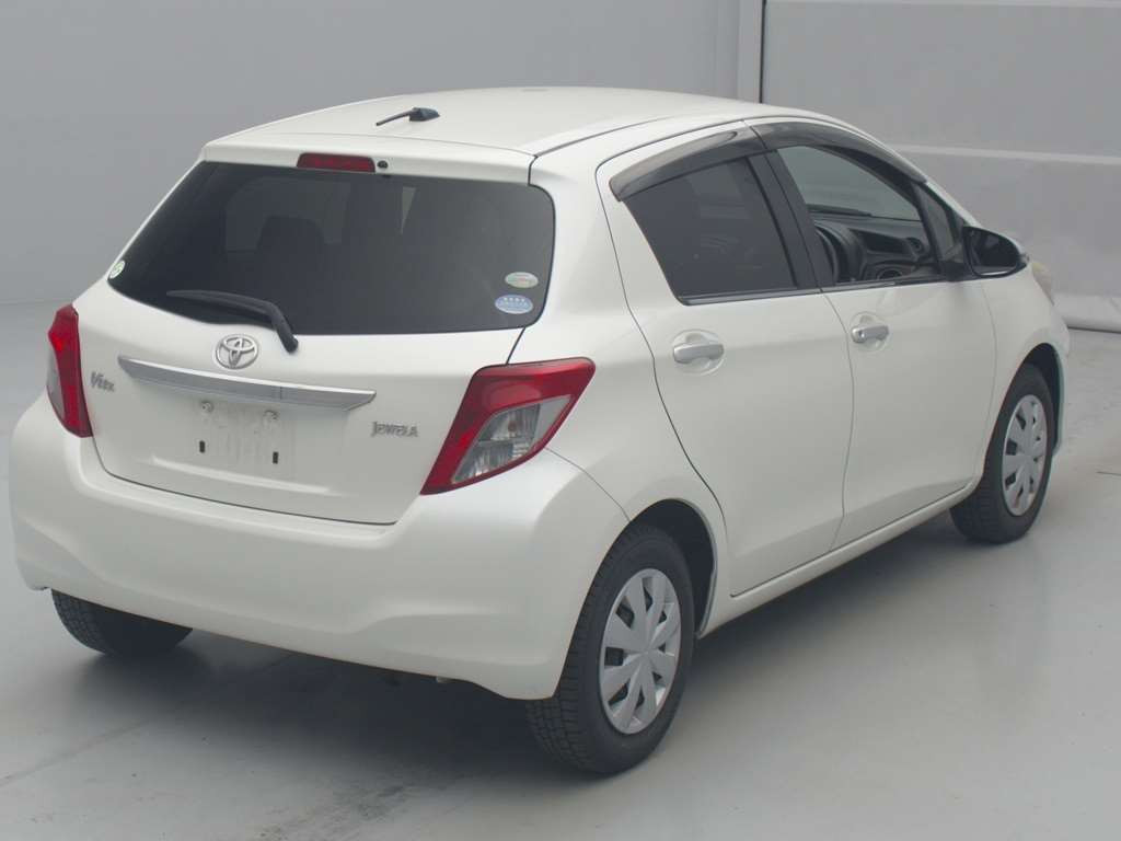 2011 Toyota Vitz KSP130[1]