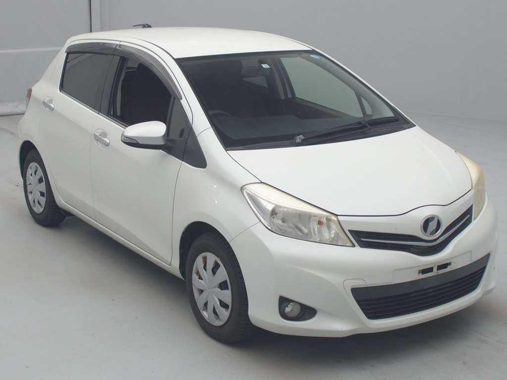 2011 Toyota Vitz KSP130[2]