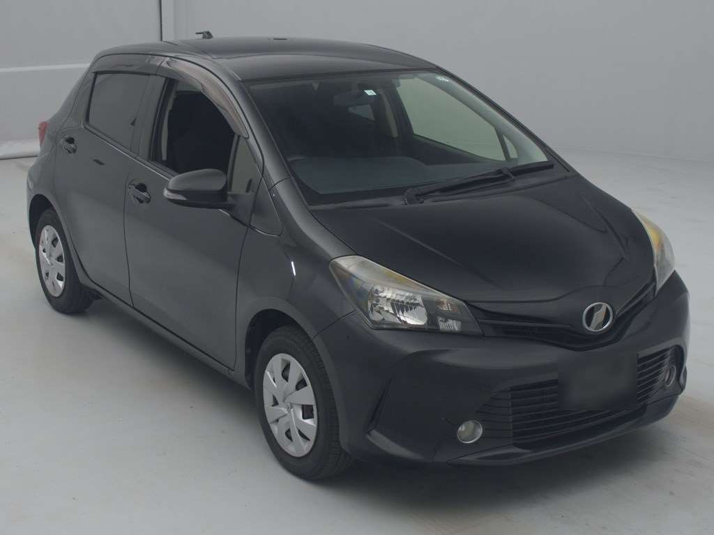 2016 Toyota Vitz KSP130[2]