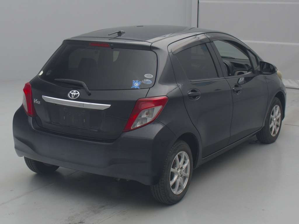 2011 Toyota Vitz KSP130[1]