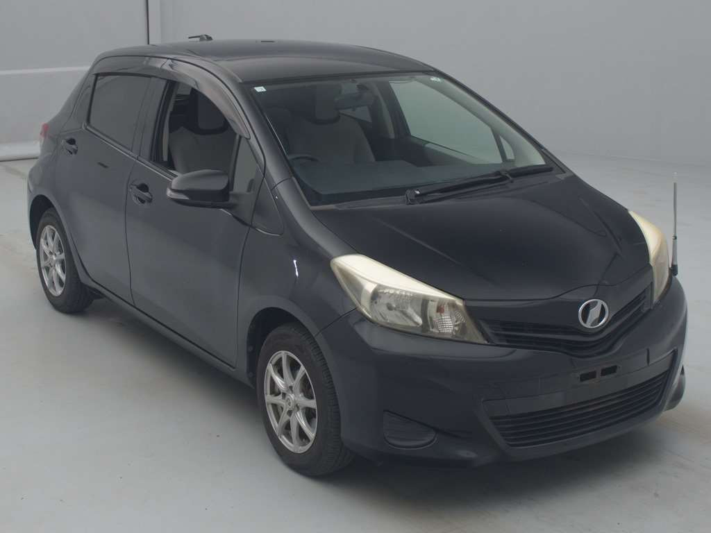 2011 Toyota Vitz KSP130[2]