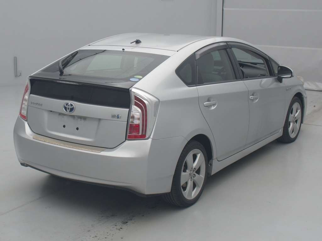 2013 Toyota Prius ZVW30[1]